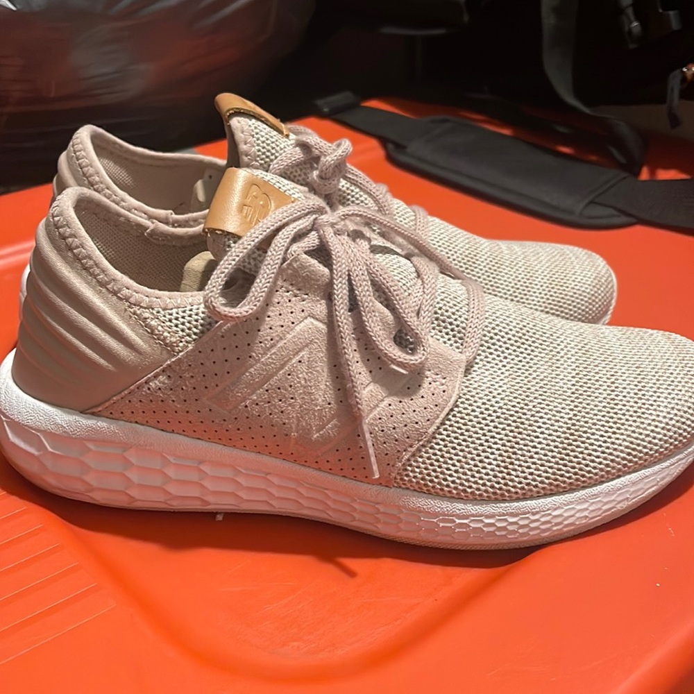 New Balance Fresh Foam Cruz V2 8.5 in blush color
